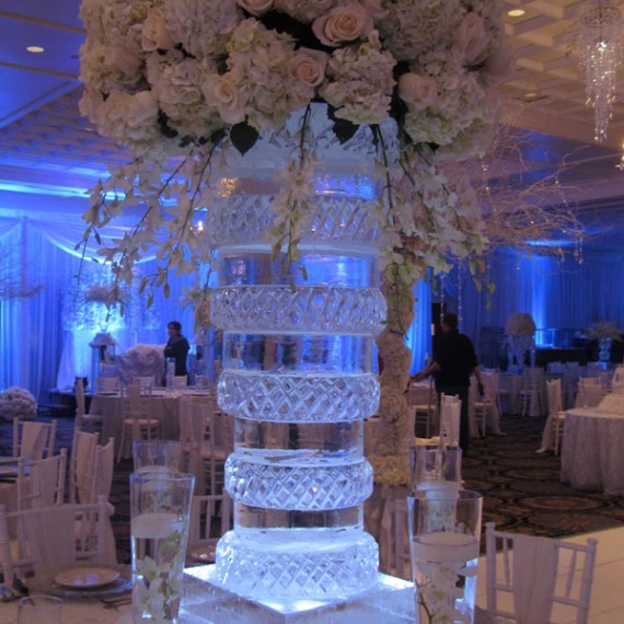 ice molds, ice sculptor, ice scupltures, wedding centerpieces, wedding ice, ice  carving for weddings, buffet centerpiece, high class buffets, graduation  ideas, graduation banquet, banquet ice, ice buffets, BANQUET hall, catering  events, catering