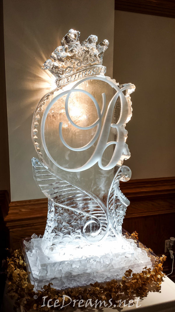 http://ice-sculptures.net/wp-content/uploads/2015/07/Baby-shower-ice-sculpture-with-name-initial-and-crown1.jpg